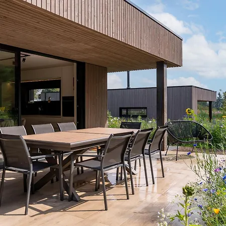 Lodge Nature Village - N°16 - 8 Personnes *