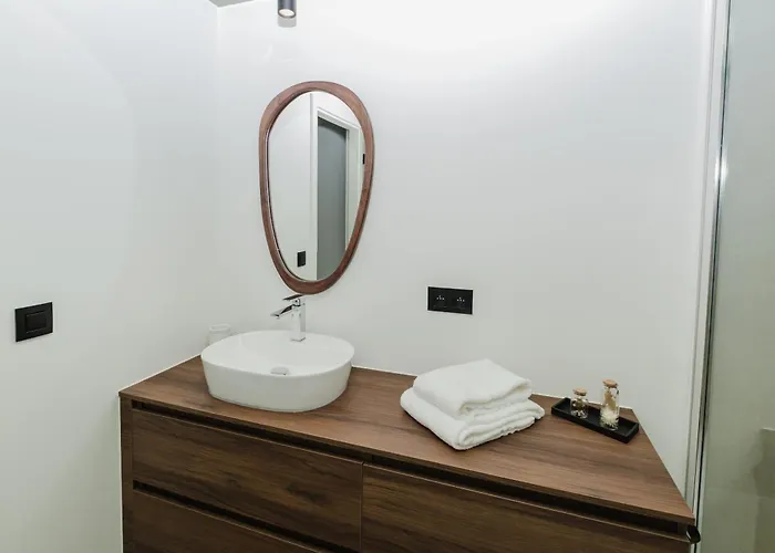 Nature Village - Timberly N°16 - 8 Personnes Avec Jacuzzi Lodge *